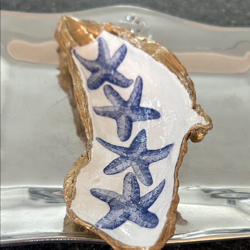 Starfish Oyster Shell Trinket Dish - Picture 2 of 5